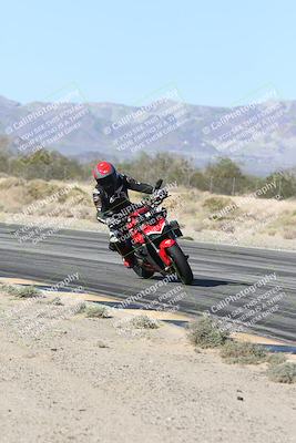 media/Dec-04-2025-Racers Edge (Thu) [[5ebc9f124d]]/3-B Group/3-Session 2 (Turn 7 Inside)/